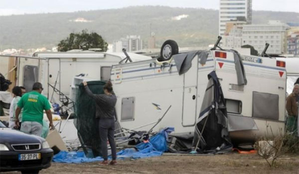 Η καταιγίδα Λέσλι σάρωσε την Πορτογαλία, άνεμοι ρεκόρ με ταχύτητες 176χλμ/ώρα