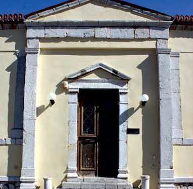 https://permissos.gr/wp-content/uploads/2018/10/αρχαιολογικη-συλλογη-διστομου-001.jpg