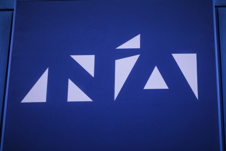 NEA_DHMOKRATIA2-