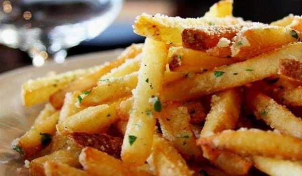 patates tiganites