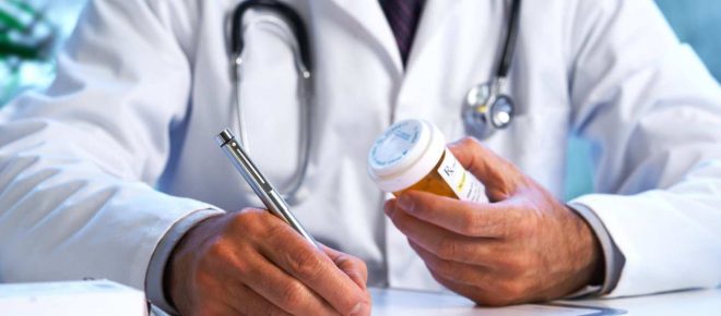 oikogenoiakos giatros