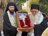 Ο Μητροπολίτης Γεώργιος στην υποδοχή του Τιμίου Ξύλου  στον Άγιο Γεώργιο Θηβών