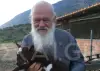Άμπελος: Η βραχονησίδα του Οσίου Λουκά που ο Αρχιεπίσκοπος Ιερώνυμος μεταμόρφωσε σε μικρή Εδέμ