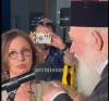 Θήβα:Η Χάρις Αλεξίου τραγούδησε για τη μητέρα της-Ιερώνυμος-«Αργήσαμε να την τιμήσουμε»